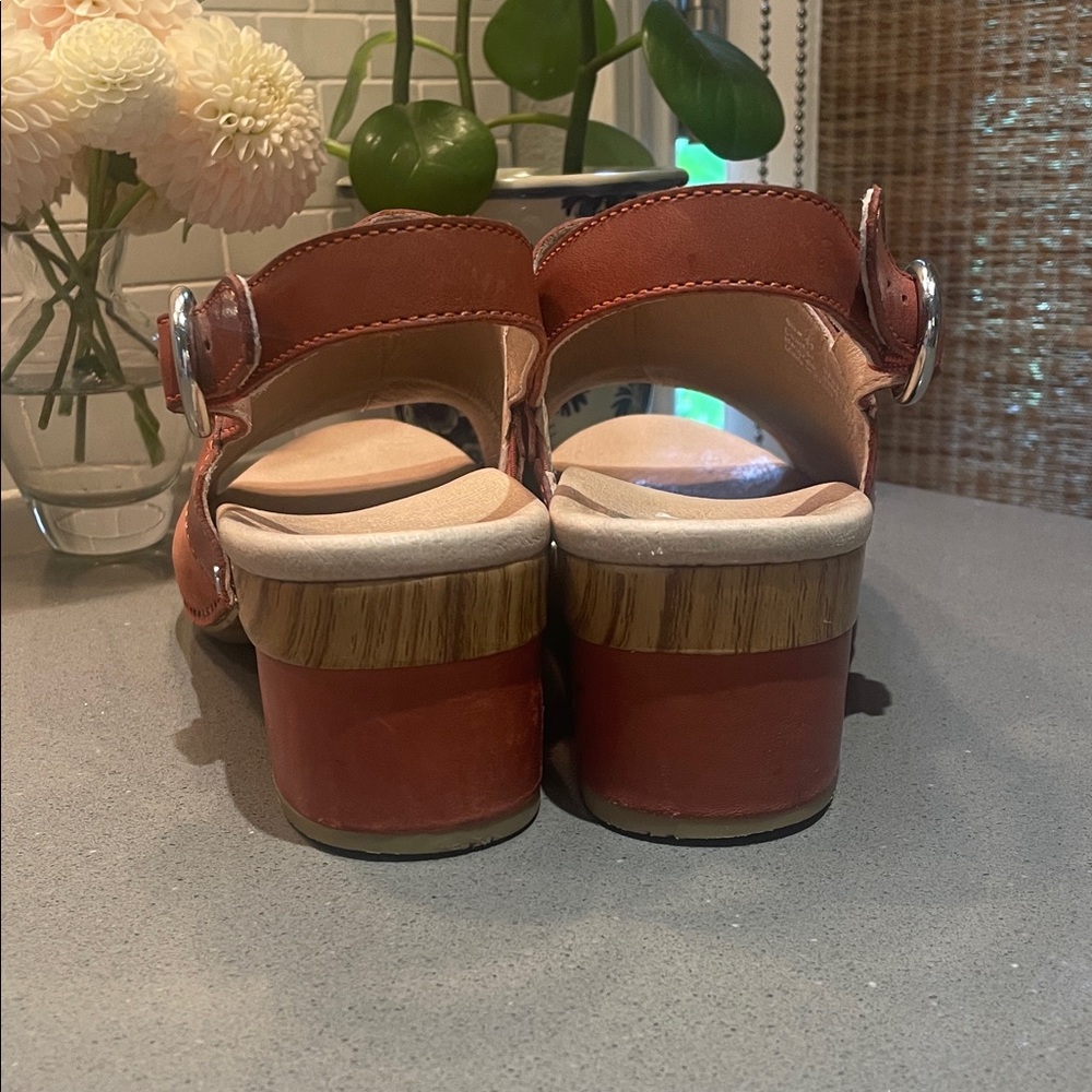 Dansko Madalyn Heeled Women's Slingback Sandals - size 41 or 10.5-11 - Picture 3 of 7